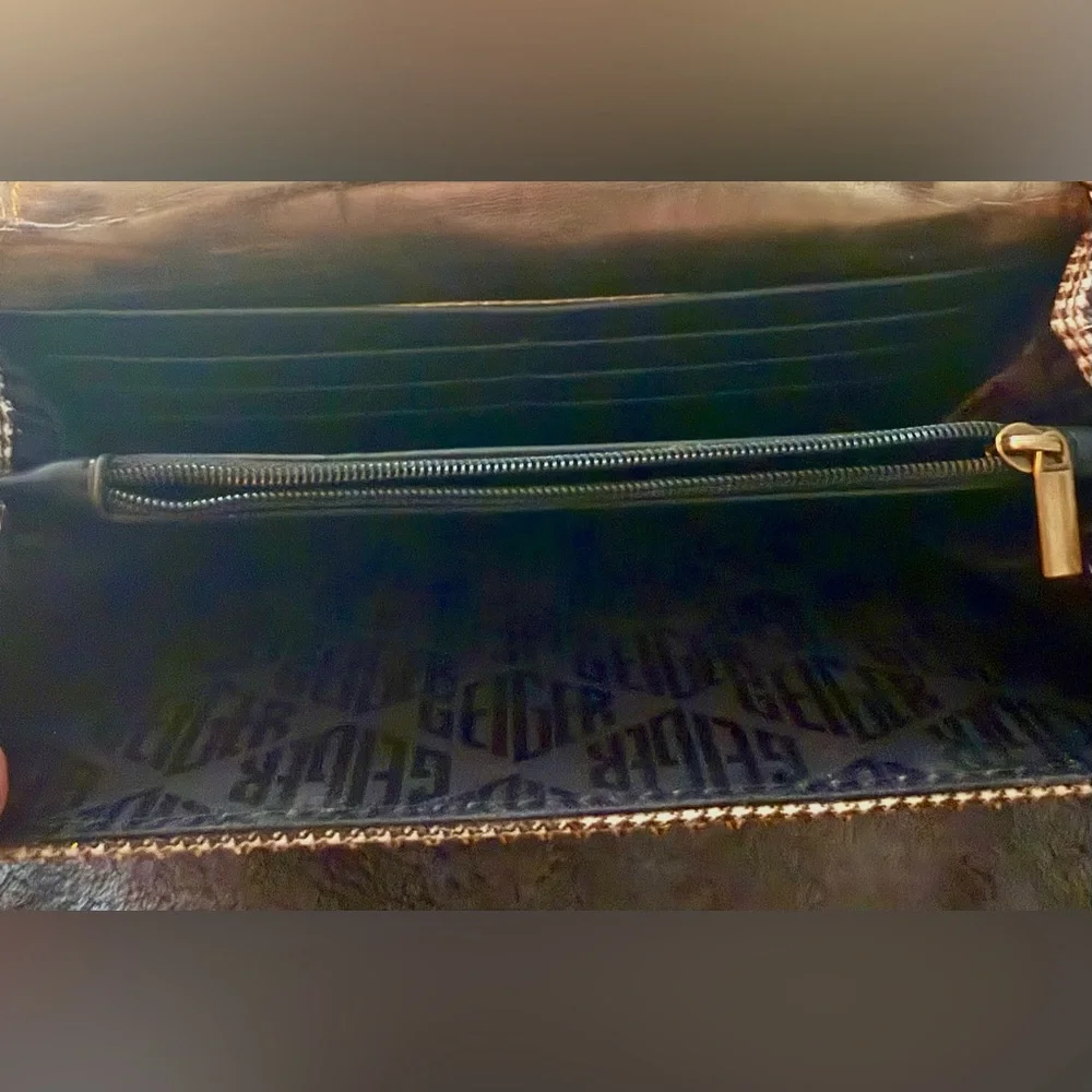 Kurt Geiger Kensington Wallet on Chain- Gold - Picture 3 of 3